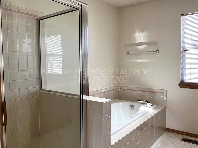 6436 Peak Vista Cir — Photo 25