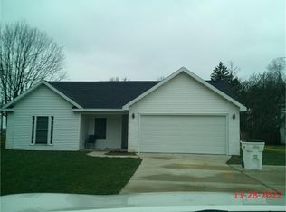 8219 Bono Rd, Terre Haute, IN 47802