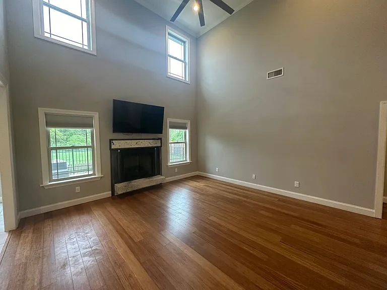 514 Sapphire Dr — Photo 13