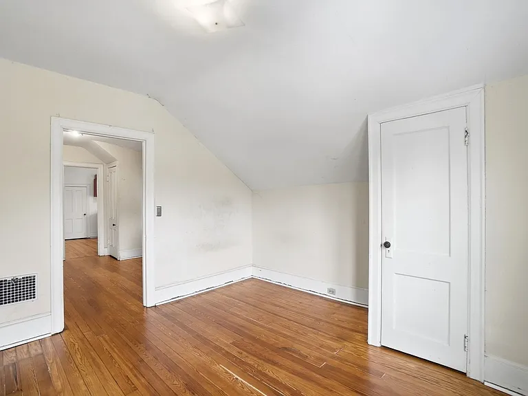 3523 Clifton Ave — Photo 14