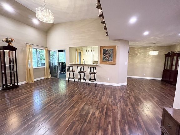 4th image of 18645 Hatteras St Unit 219