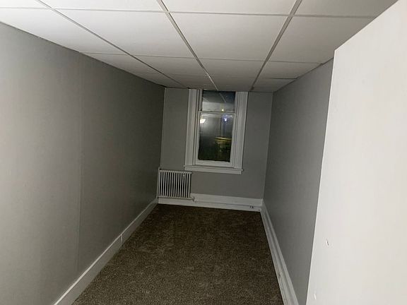 3rd image of 123 W Franklin St