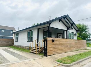 2400 Burkett St, Houston, TX 77004
