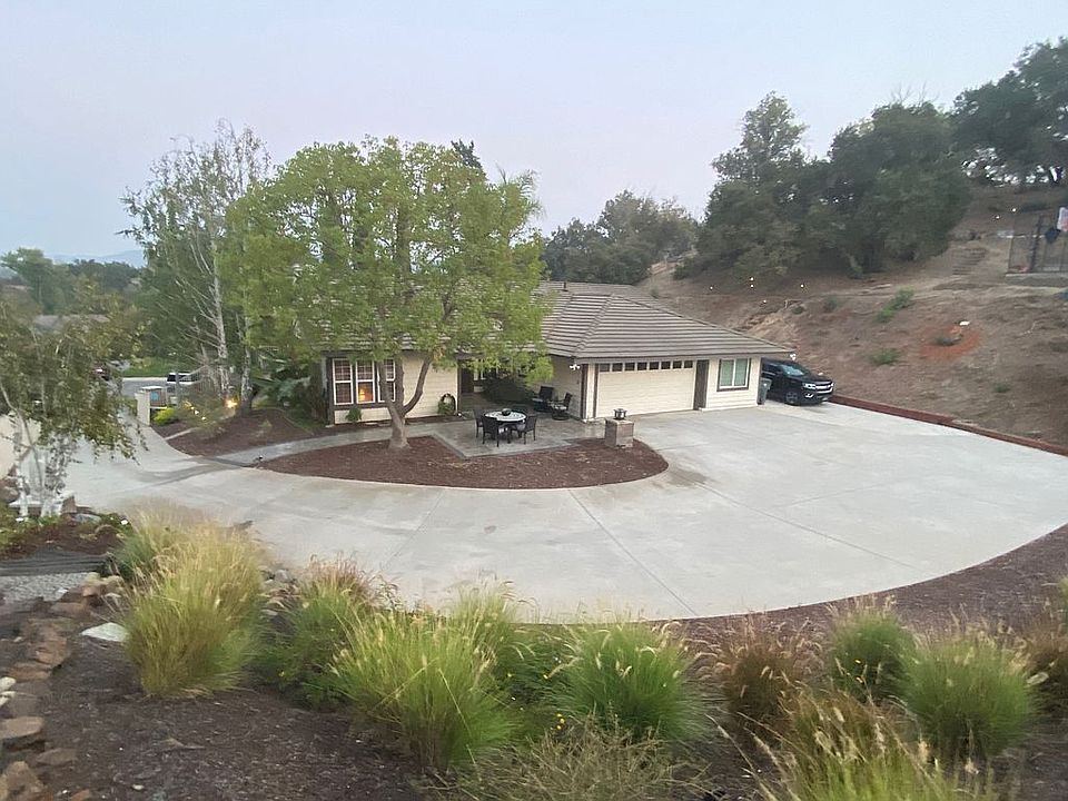 1st image of 695 Paseo Vis