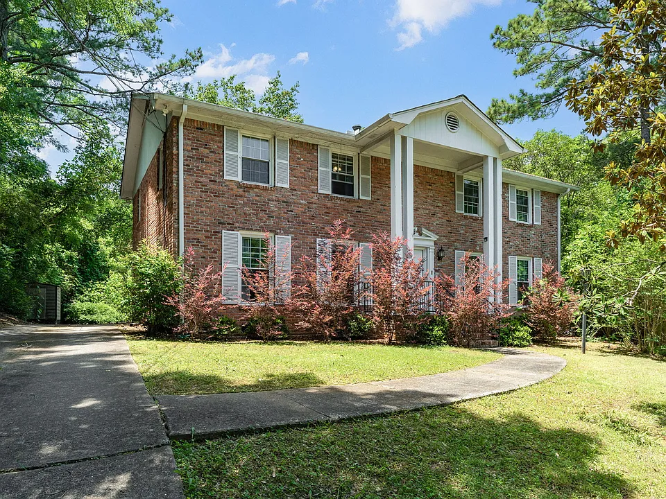 3212 Westbrook Dr #100