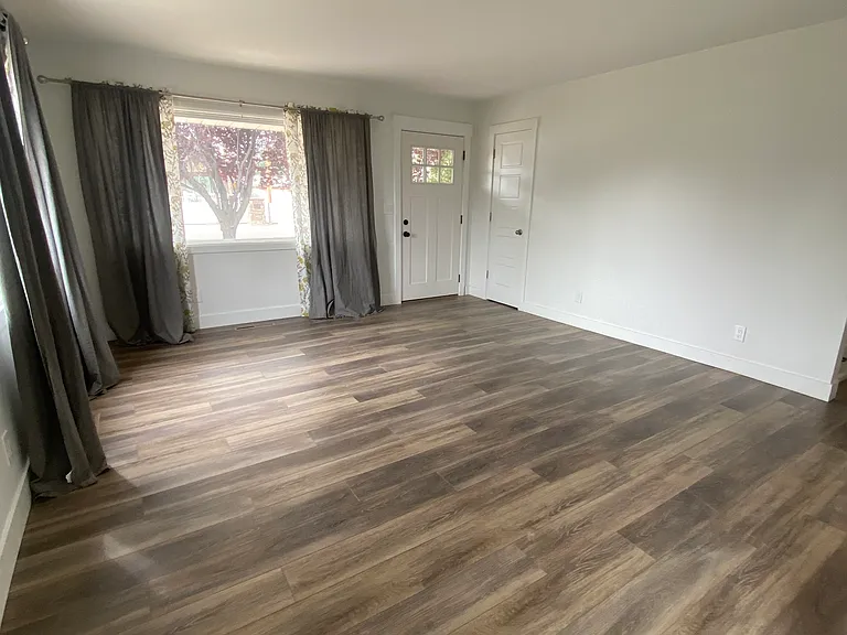 6825 S Jefferson St — Photo 13