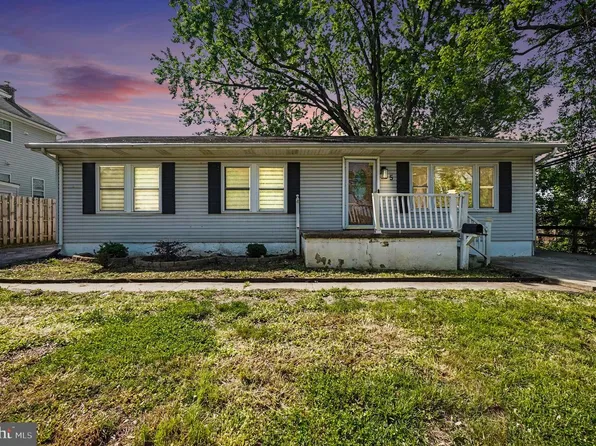 5 Lavern Ave, Lansdowne, MD 21227