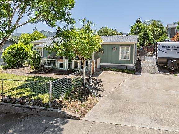 5th image of 946 NE Laurance St