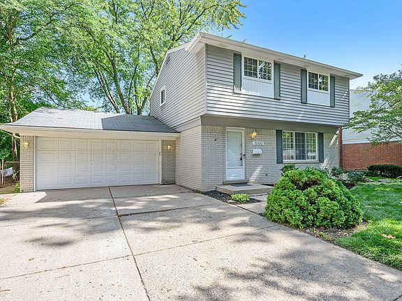 2nd image of 22926 Glenmoor Heights Dr