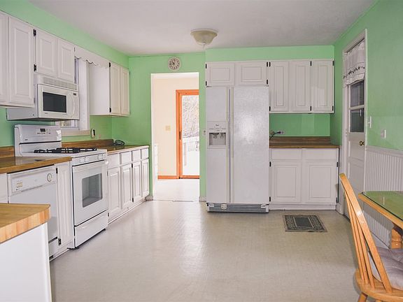 4th image of 306 Burns St