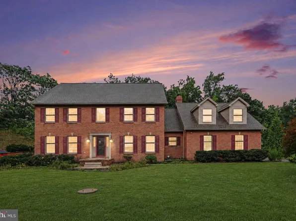 2005 Woodberry Rd, York, PA 17408