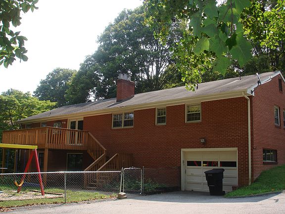 3rd image of 4757 Brookwood Dr