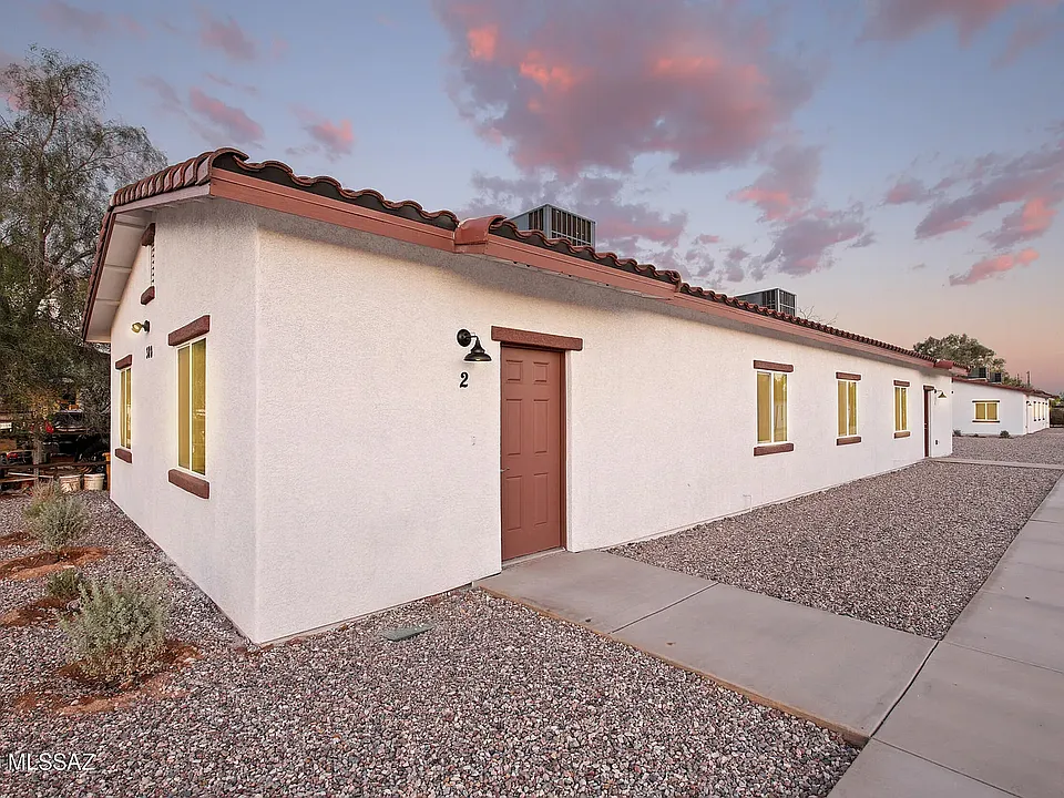 370 E Corona Rd #1