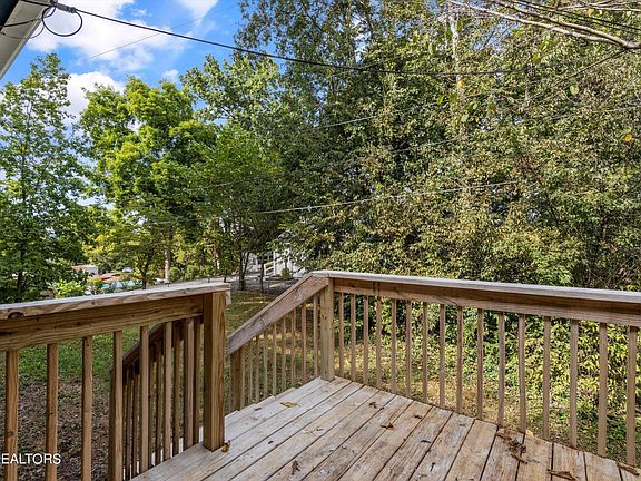 5th image of 7112 Tipton Ln