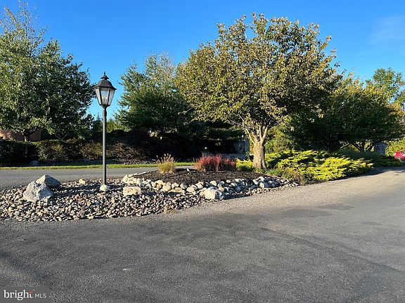3rd image of LOT 61 Castlegreen Dr