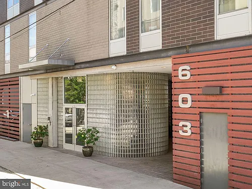 603 N American St #704 Photo 1