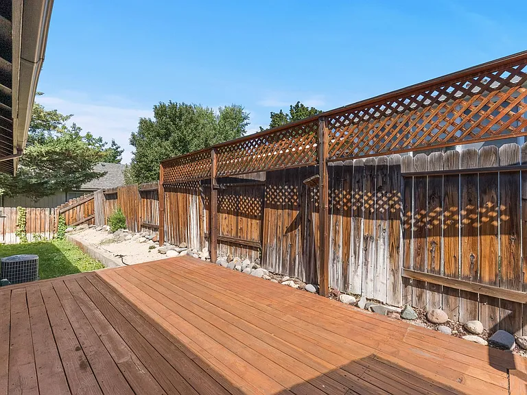 145 Summerset Dr — Photo 27