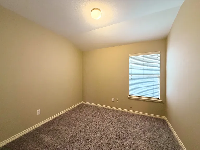 2620 Leisure Ln — Photo 3