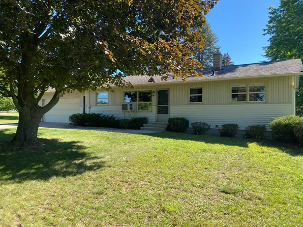 5088 Chauncey Dr NE, Belmont, MI 49306