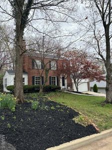 1121 North Dr, Saint Louis, MO, 63122