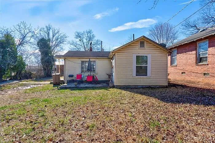 409 W Graham St — Photo 1