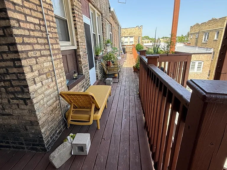 2820 W Dickens Ave #3 — Photo 2
