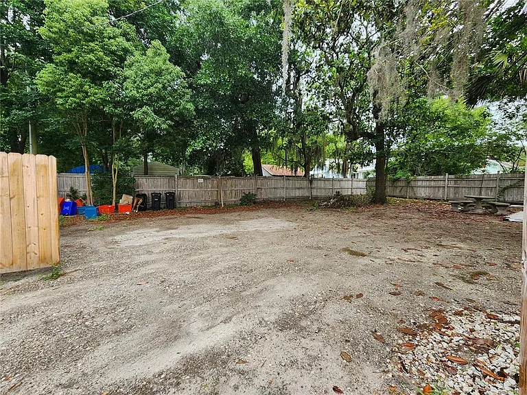 120 SE 7th St #5 — Photo 2