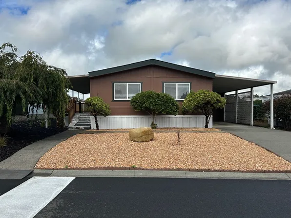 197 Empire Dr #197, Fortuna, CA 95540