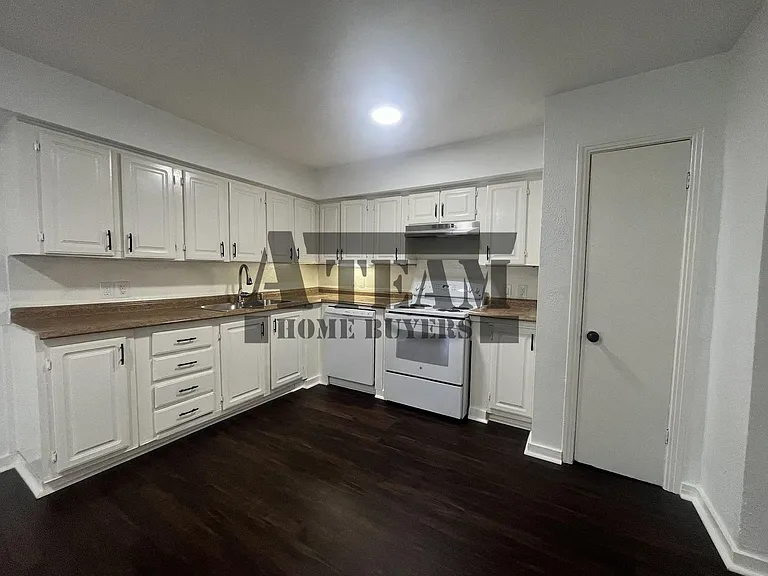 411 McEntire Rd — Photo 10