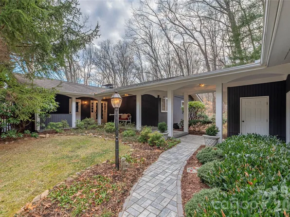 38 Laurelwood Ln, Waynesville, NC 28786