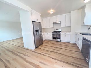 3164 Pine Ave, Long Beach, CA 90807