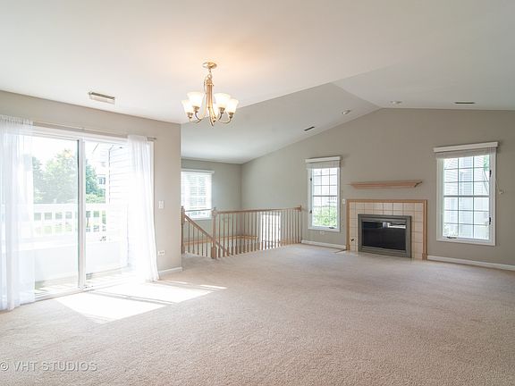 3rd image of 933 N Cove Dr