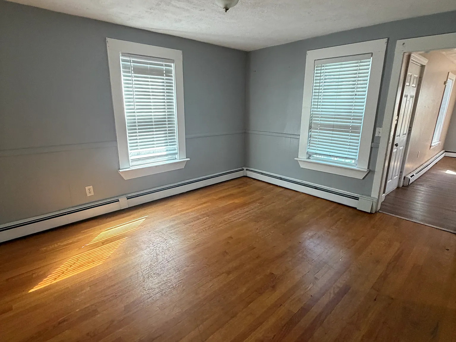 4 bed, 1.5 bath, 1440 sqft, $3,650 — Photo 4