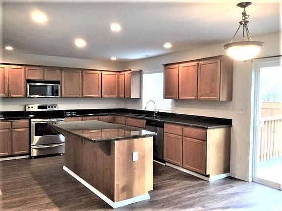 5th image of 1414 177th St E
