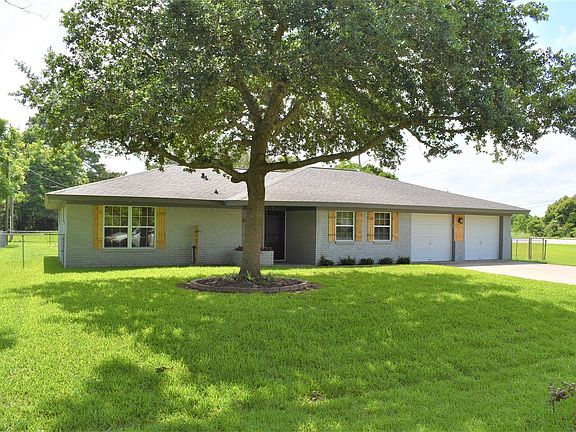 2nd image of 102 Meadow Ln