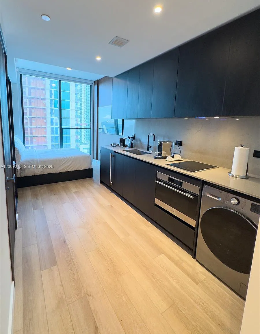 Studio, 1.0 bath, 275 sqft, $3,500 — Photo 3