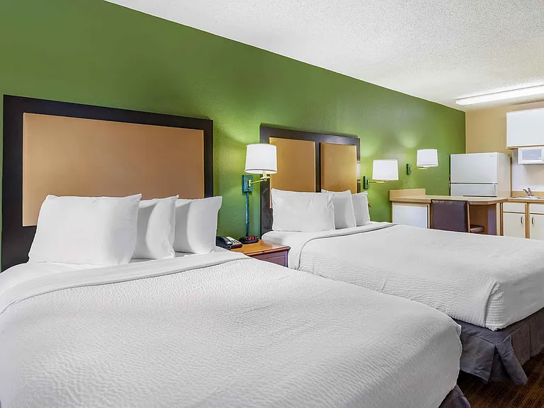 Studio Suite - 2 Full Beds