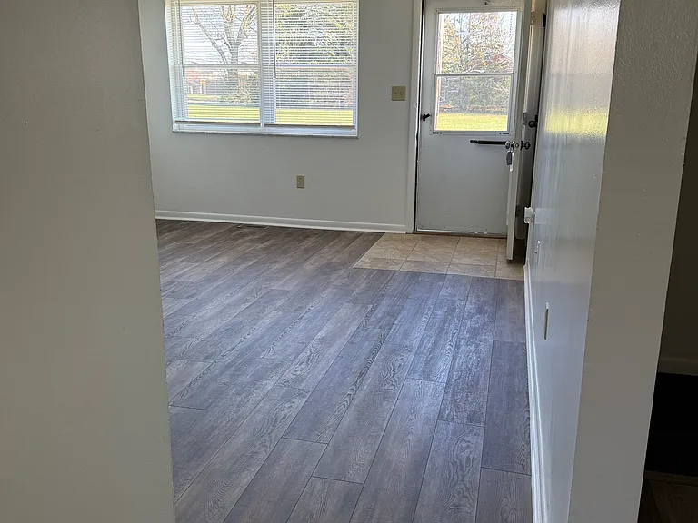 900 W Main St #14 — Photo 5