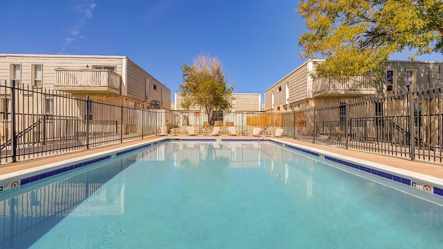 Villas on 76th — Photo 1