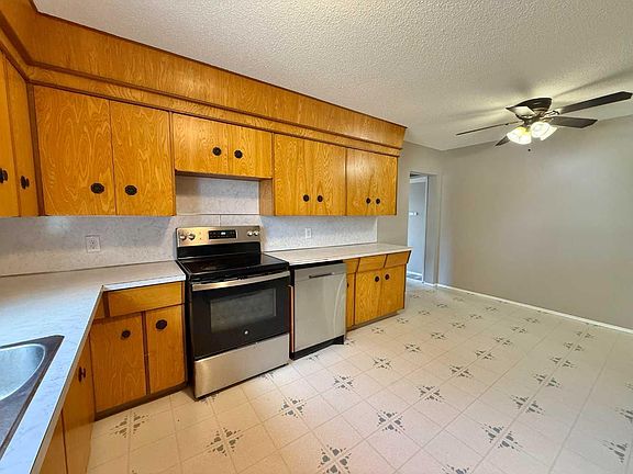 5th image of 4911 50th St