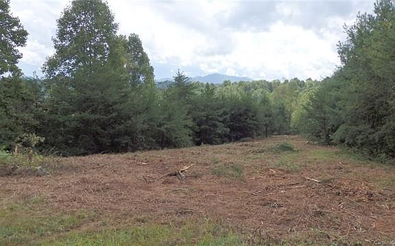 2nd image of 17 Chapel Hill Ln