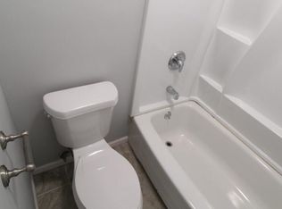 9314 Reeder Ave APT 3, Overland Park, KS 66214