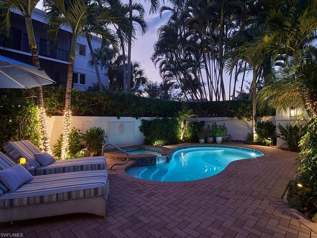 3 bed, 3.0 bath, 2280 sqft, $12,000 — Photo 3