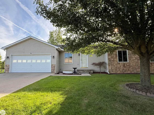240 Ontario Ln, Marine City, MI 48039