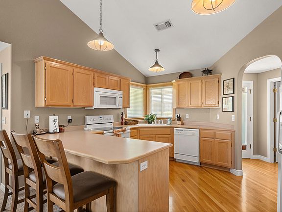 4th image of 440 Scottsdale Cir
