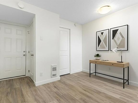 5th image of 24 S Rivercrest Dr #402