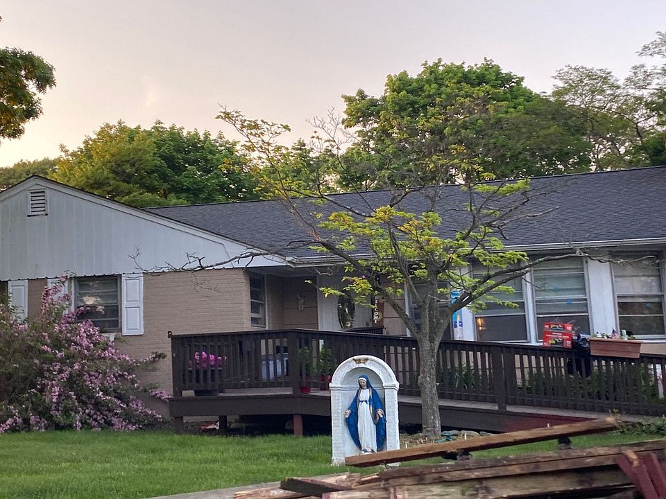 2nd image of 29 W Spruce St
