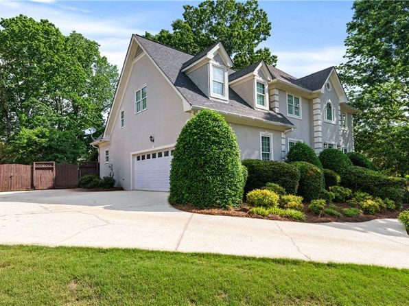 1775 Potomac Ct, Lawrenceville, GA 30043