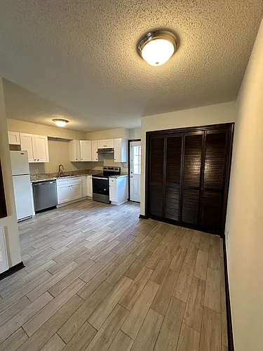 109 Kimble St Photo 1