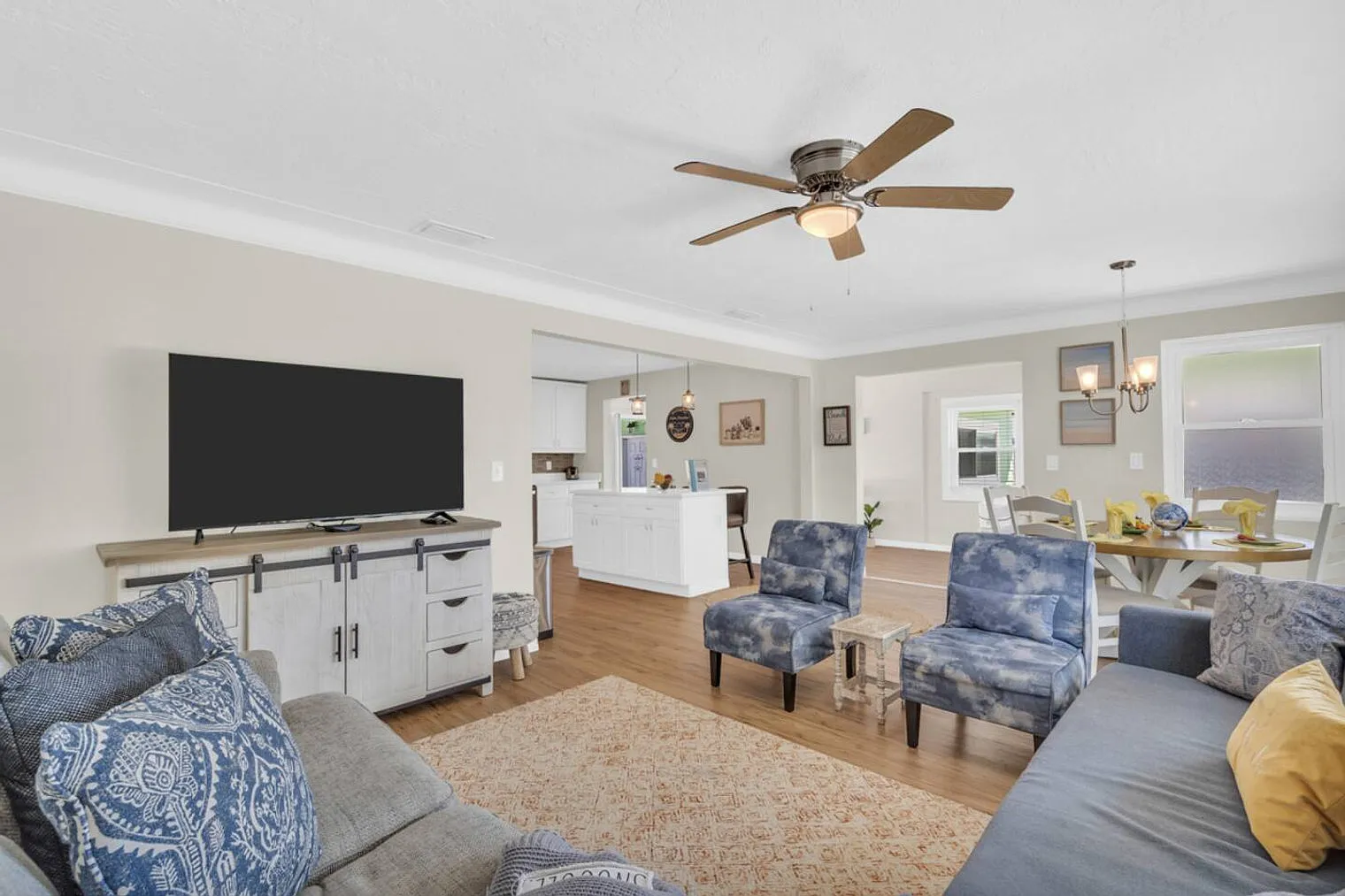 3 bed, 2.0 bath, 1539 sqft, $4,617 — Photo 1